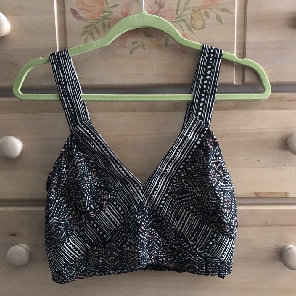 Tribal pattern crop top *like new*